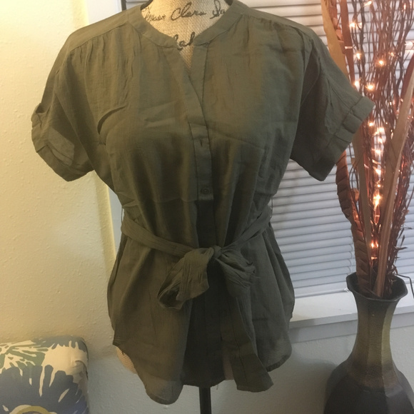 Express Tops - NWT Express green button-up shirt top XS extra sma